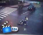 Kung Fu biker wins in a traffic accident in China